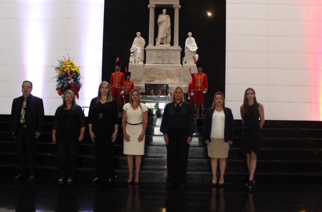 38° Aniversario de Fogade: Ofrenda Floral al Padre de la Patria Simón Bolívar