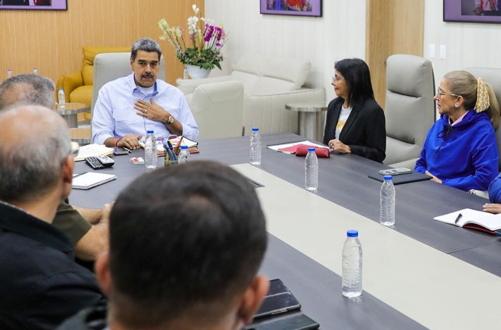 Maduro: «Venezolanos participan en asambleas para construir nuevo país»