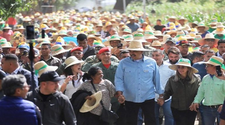 Maduro: hoy nace la unión campesina nacional por la independencia económica