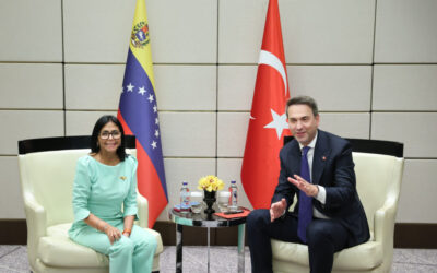 Presidenta (E) Delcy Rodríguez se reunió en Estambul con el ministro de Energía y Recursos Naturales Alparslan Bayraktar