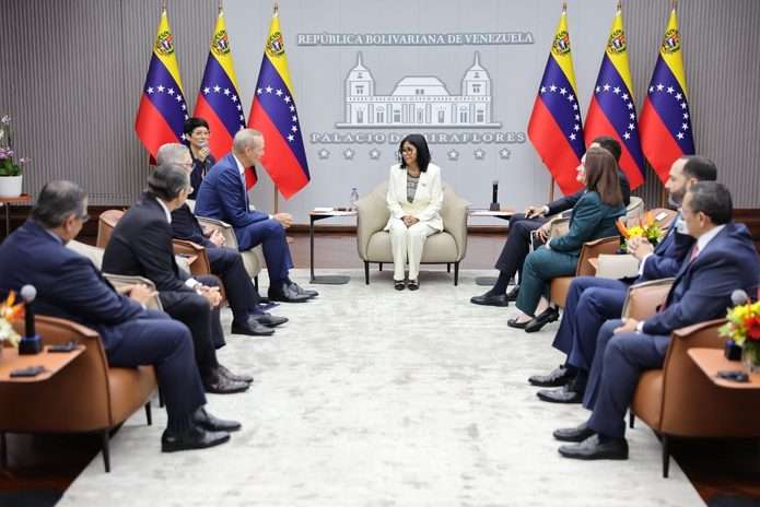 Venezuela revisa cooperación energética con empresas estratégicas internacionales